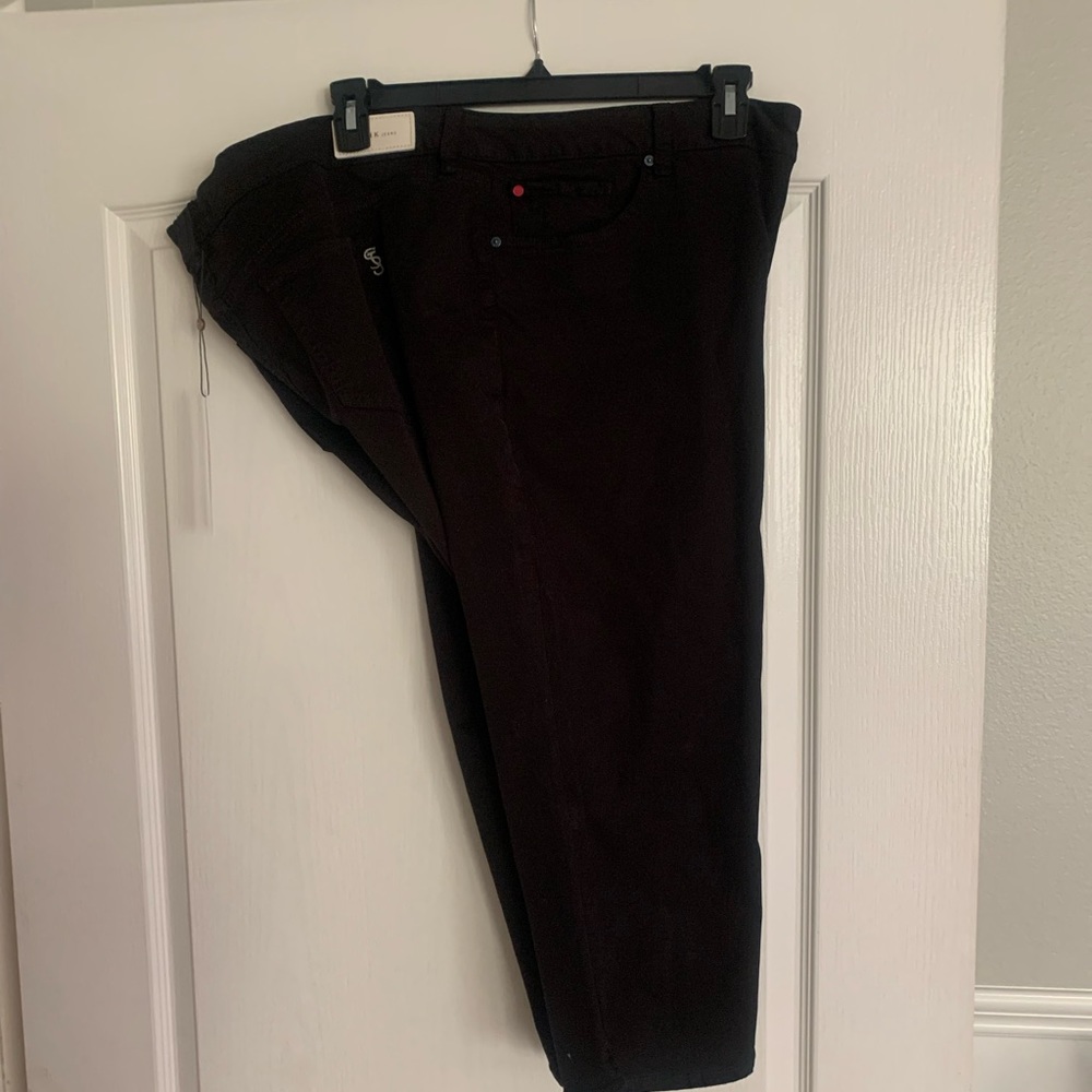 Brand new never worn Slink Mid Rise Crop Jeans